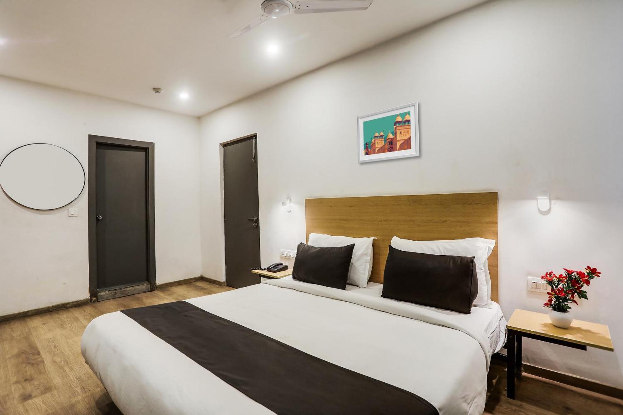 Townhouse Rajdhani Residency Sururnagar Екстериор снимка